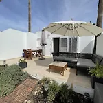 Casahost Townhouse Lise Дом отдыха *
