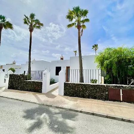 Casahost Townhouse Lise Feriehus *